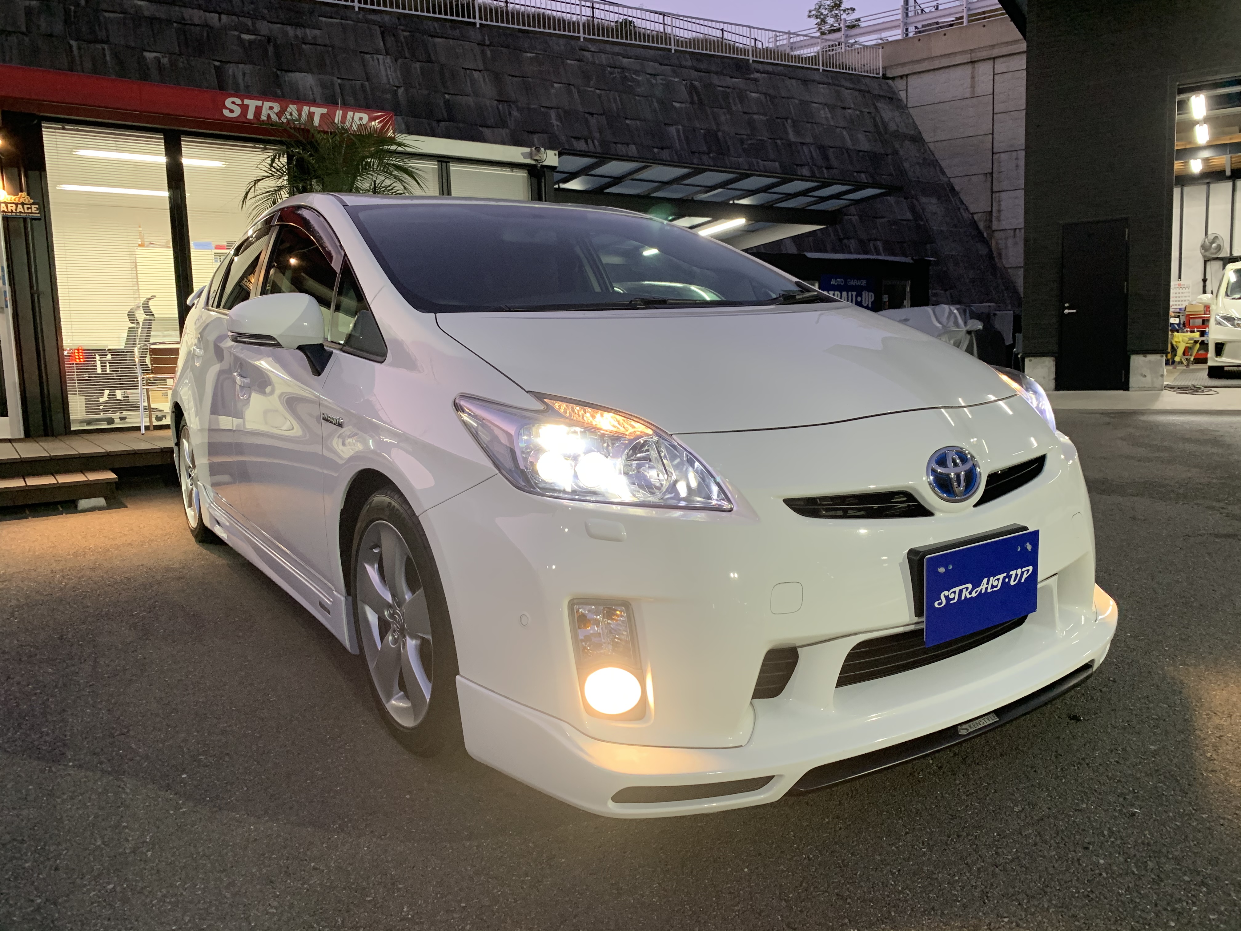 R1.10.30 福岡市　Y様　トヨタ　プリウス　Sツーリング