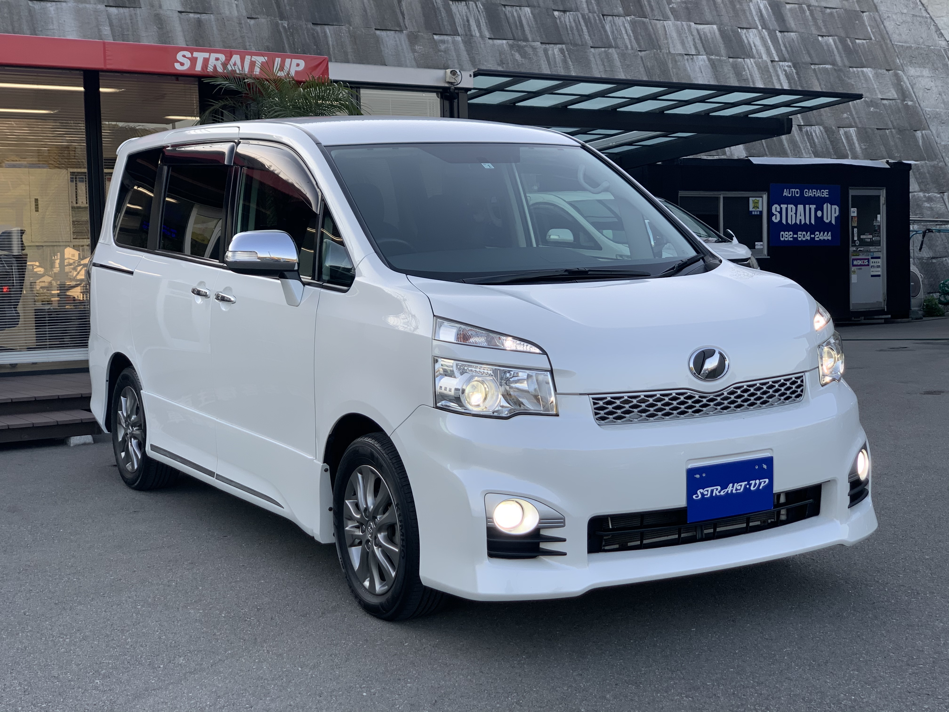R2.4.24 福岡市 K様 トヨタ ヴォクシー ZS煌