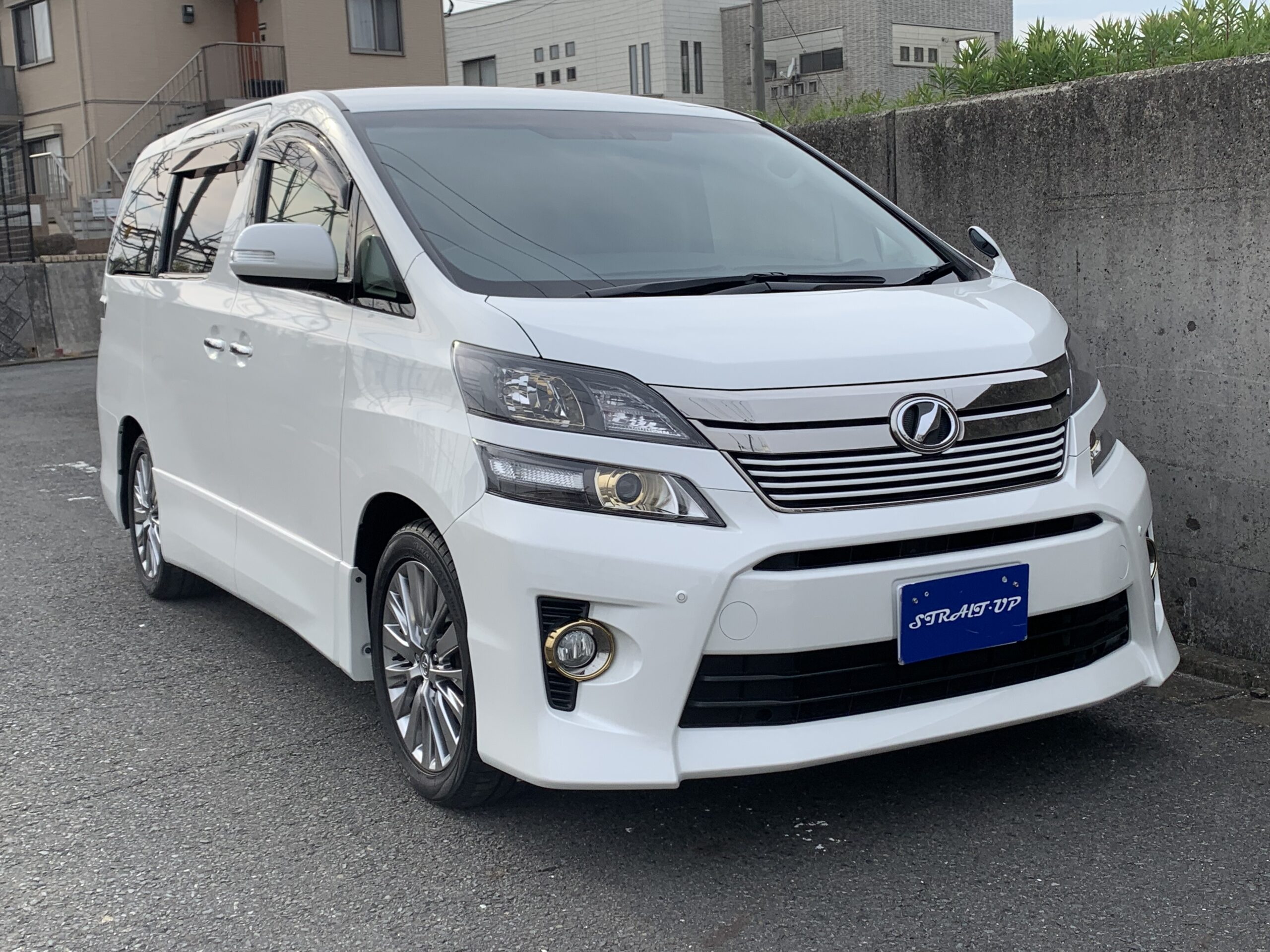 R7.4.25 北九州市 F様 トヨタ ヴェルファイア ゴールデンアイズⅡ